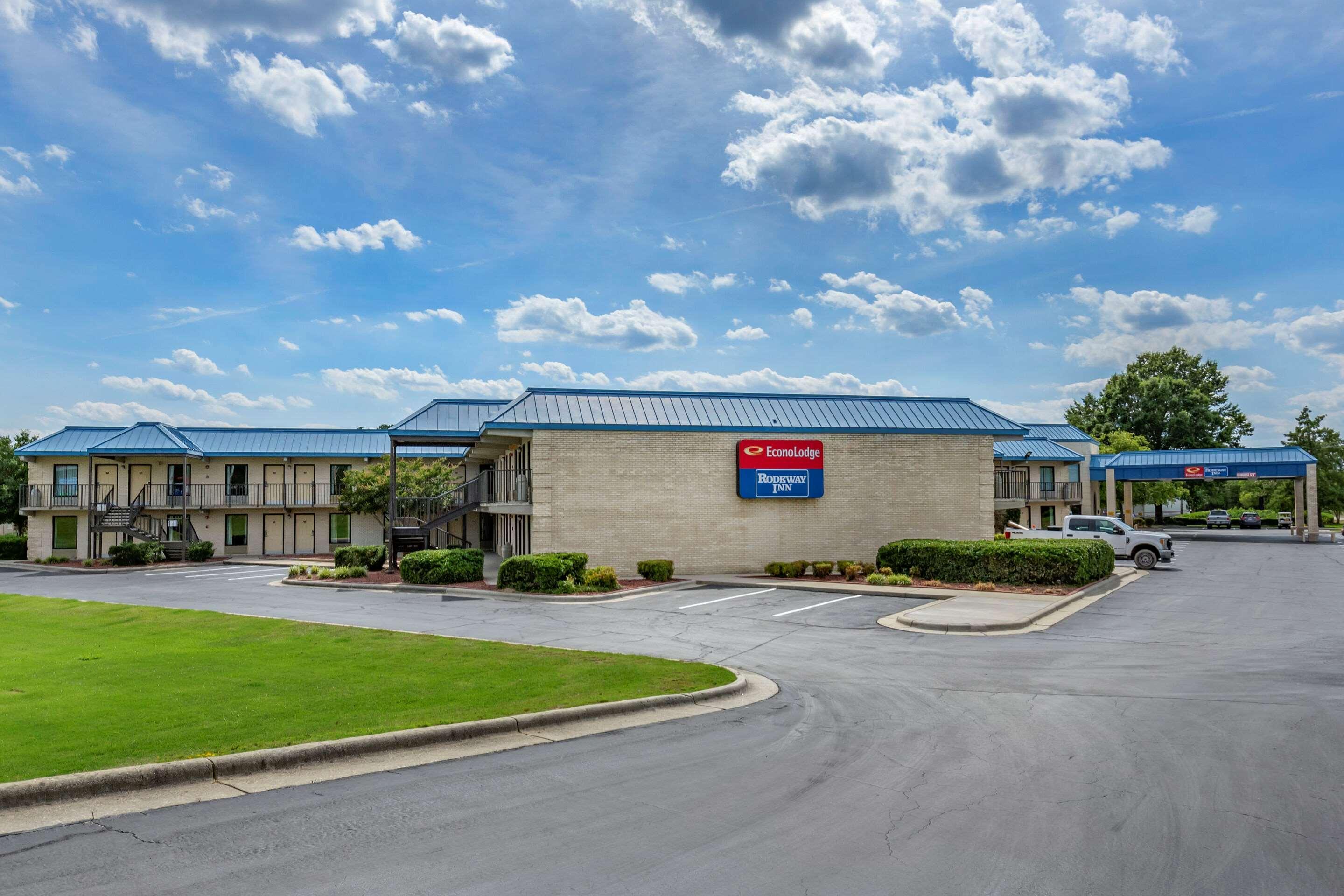 Lodge Econo Fayetteville