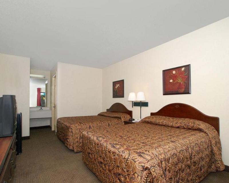 Econo Lodge *